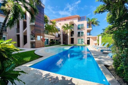 NEW LISTING! BEAUTIFUL 2 BEDROOM APARTMENT. IN DOWNTOWN AREA : PLAYA DEL CARMEN